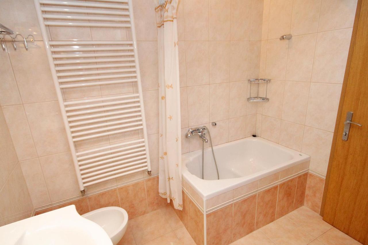 Apartment Klenovica 5580B Eksteriør bilde