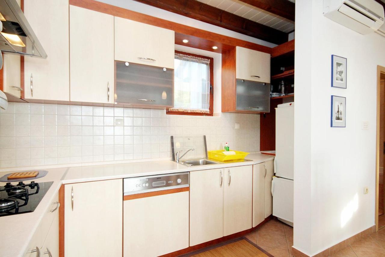 Apartment Klenovica 5580B Eksteriør bilde